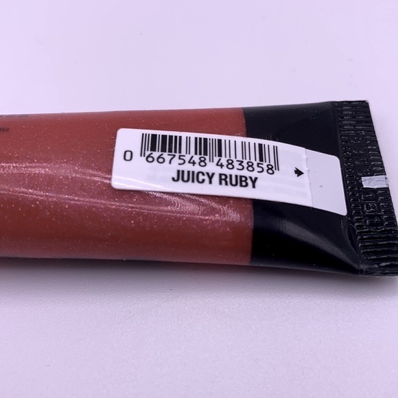 Victoria’s Secret Total Shine Addict in Juicy Ruby - Picture 5 of 6